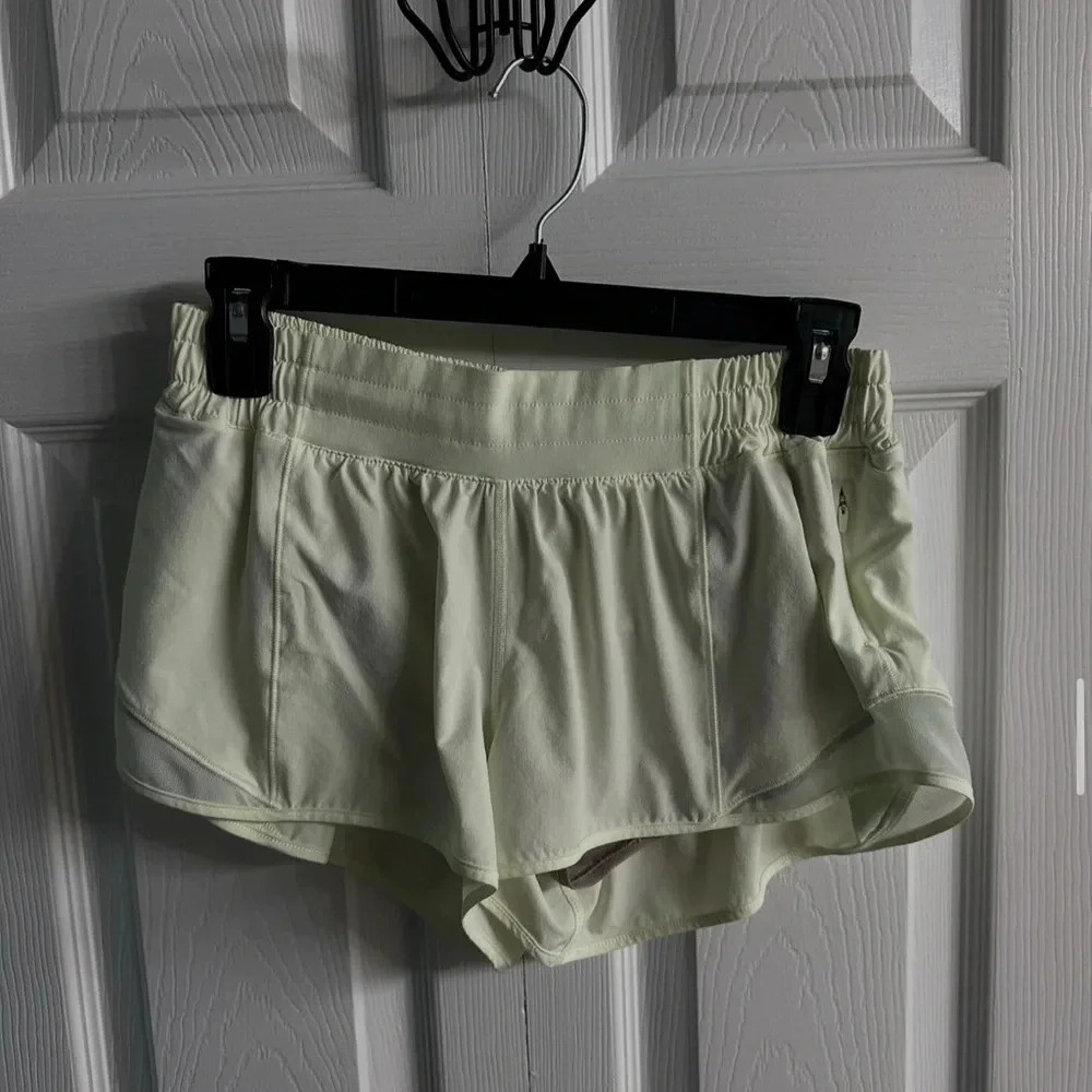 Lululemon Hotty Hot Shorts 2.5”